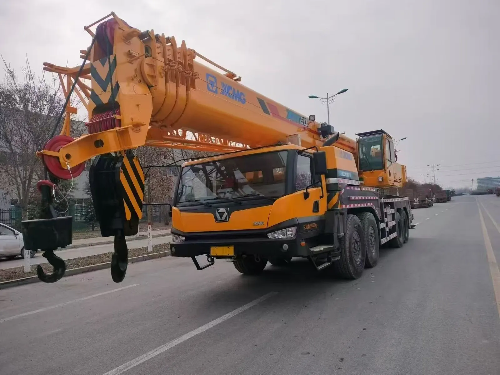 Original product gallery — XCMG 80T mobile crane (equipment photo)