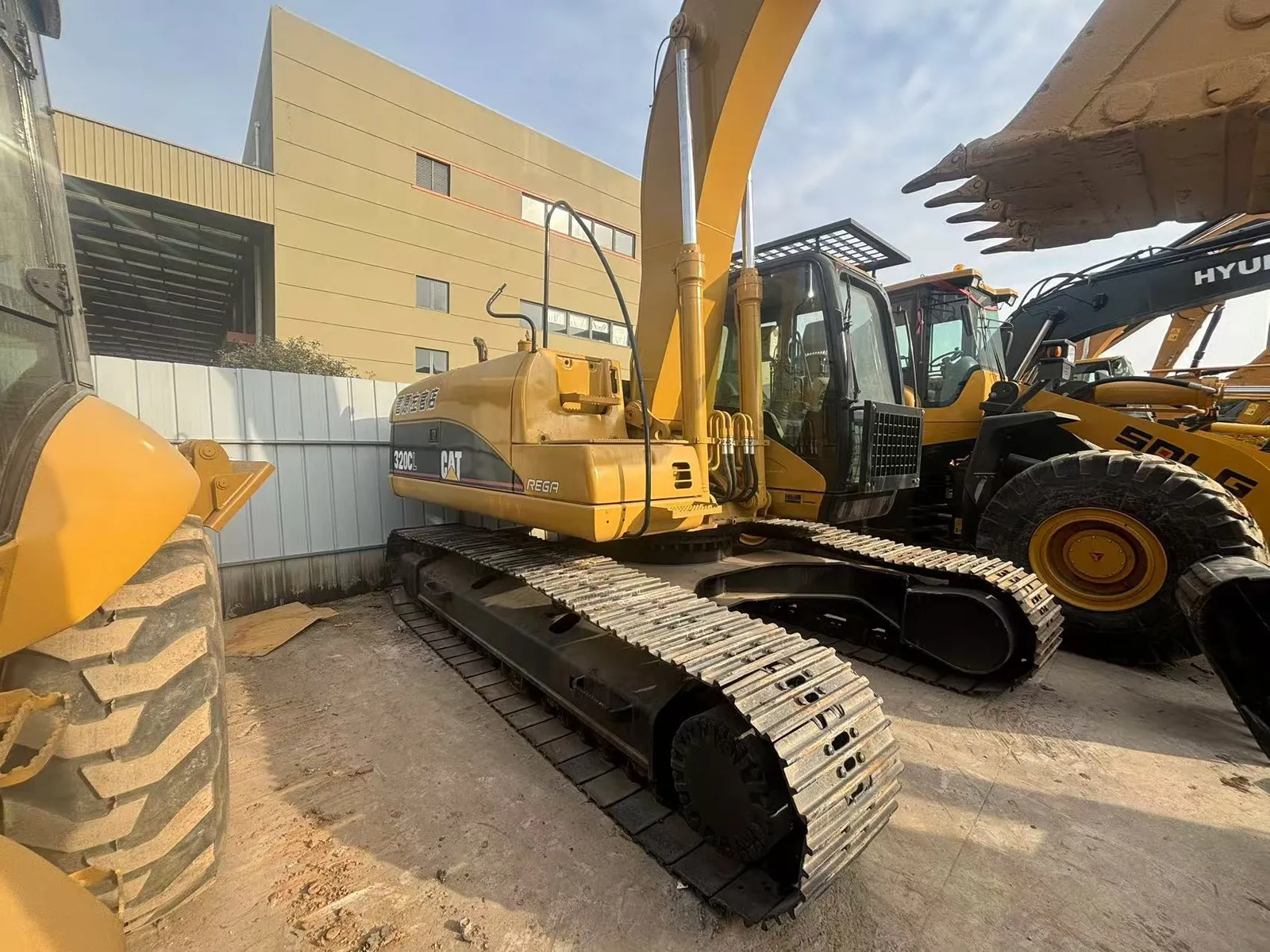 Caterpillar 320CL Excavadora, imágenes de detalles del producto