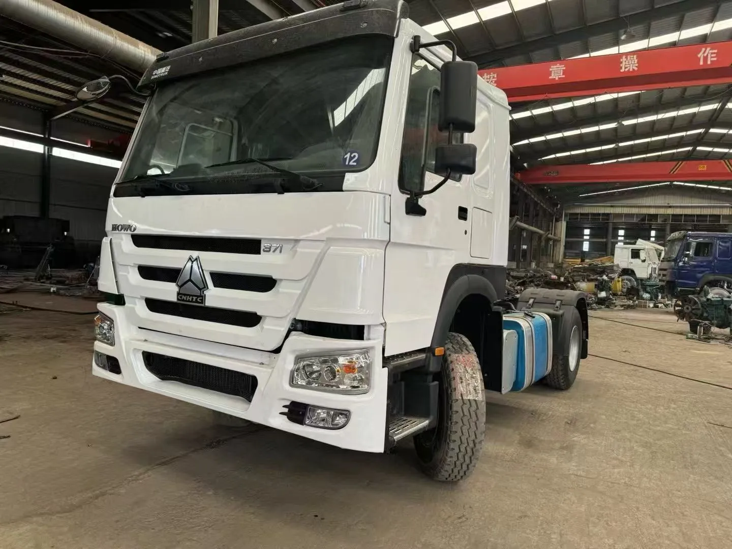 HOWO 4×2 371HP Tractor — imagen del producto